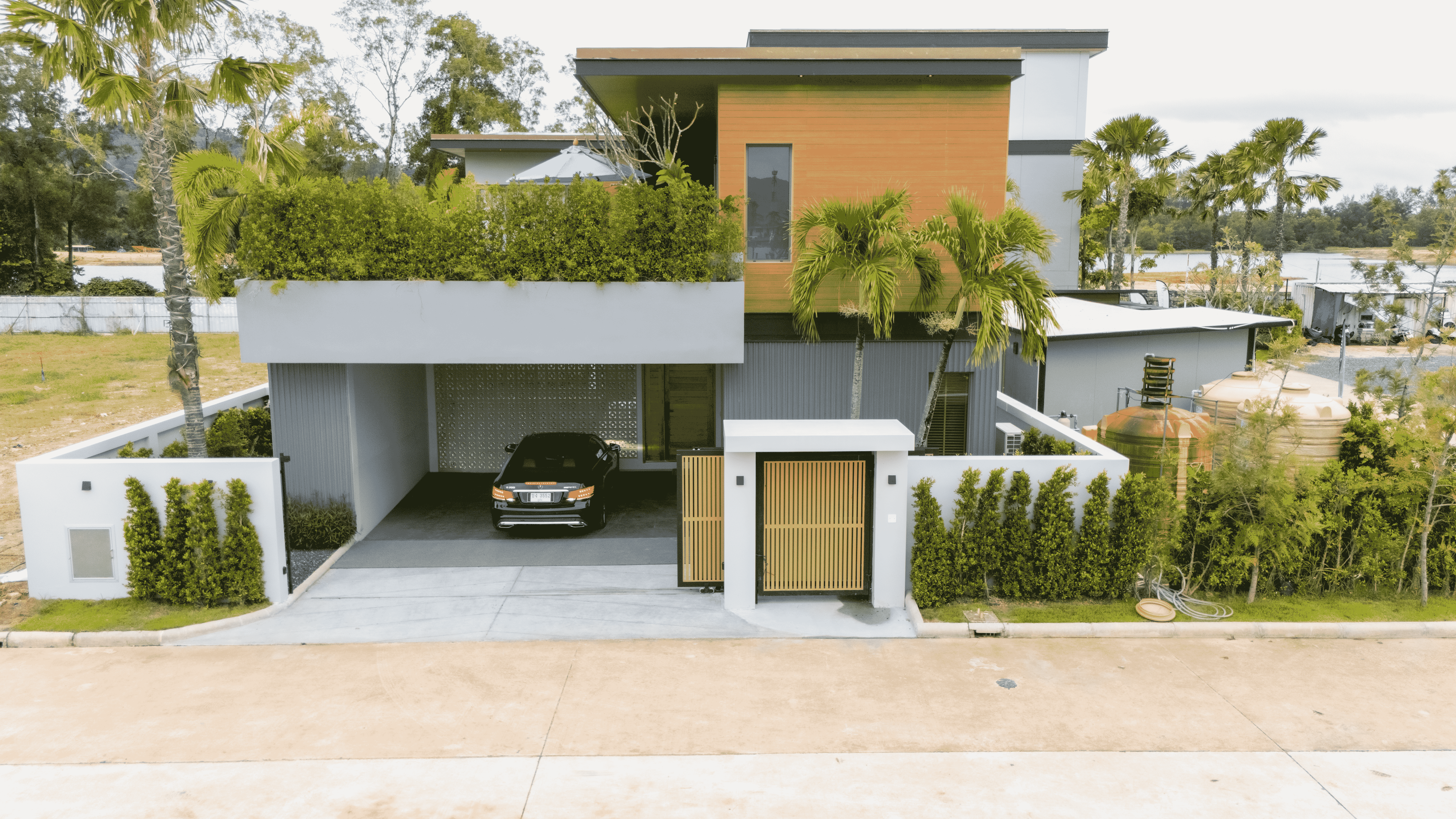 Le Villa Lake 90